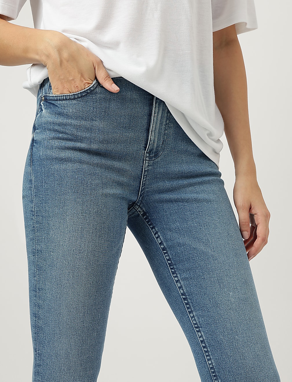 Skinny Mid Waist Jeans