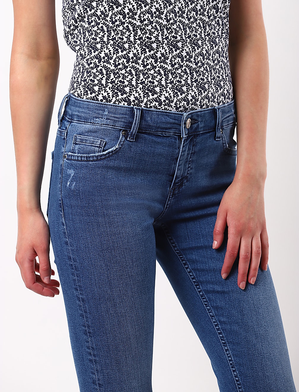 Chewed Hem Denim w/Stretch