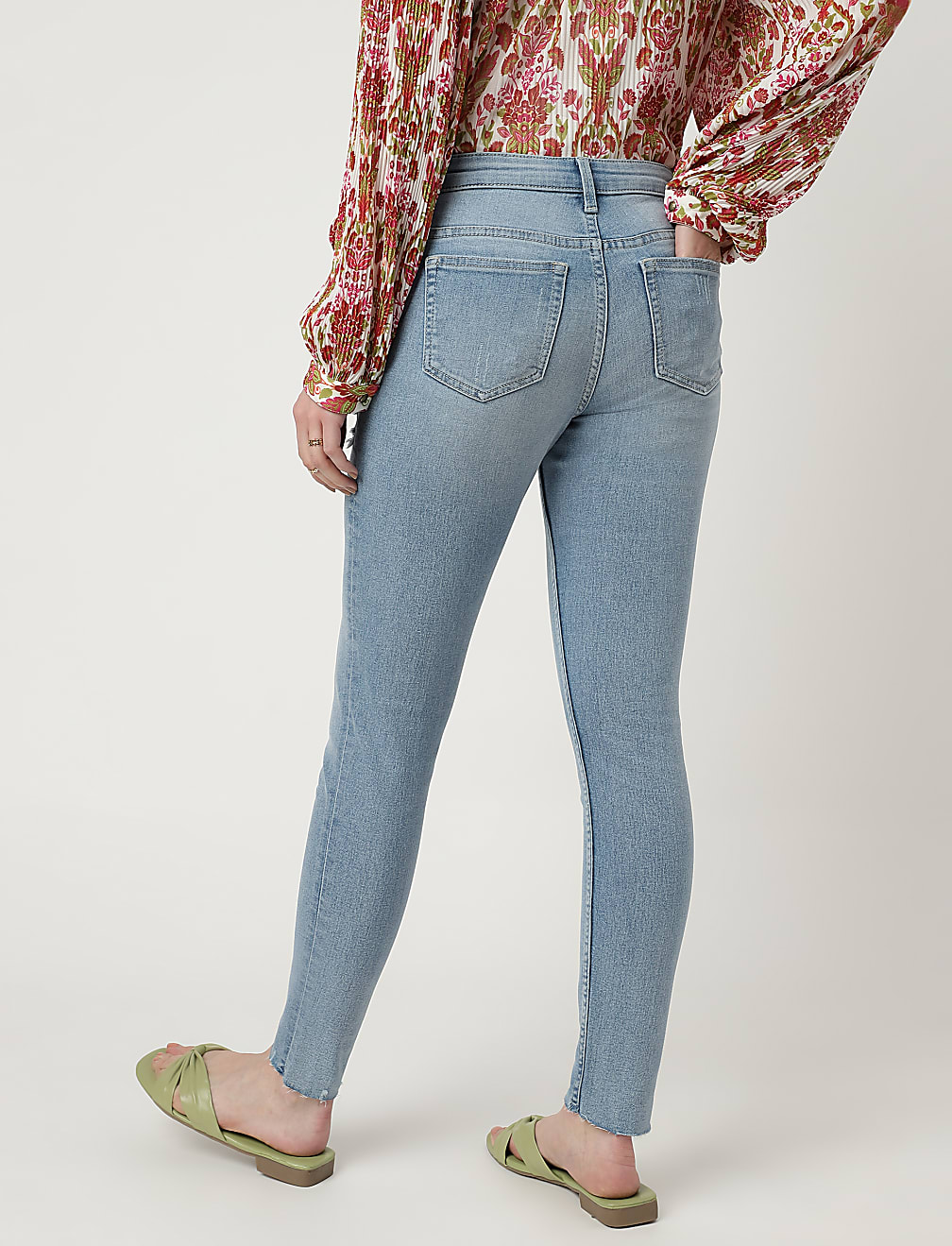 Skinny Mid Waist Jeans