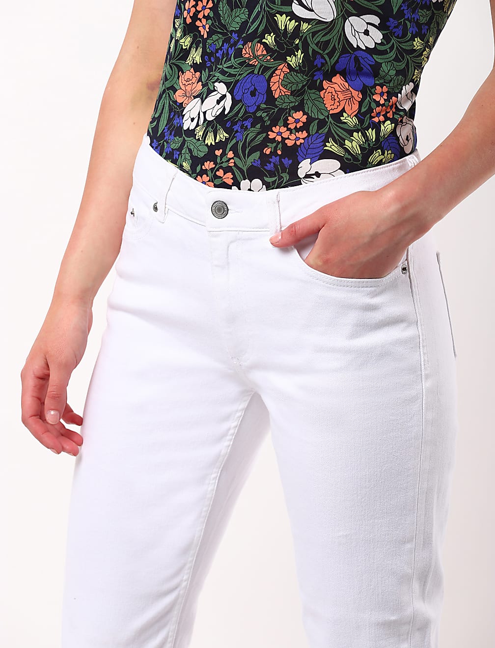 Relaxed Slim Crop Denim