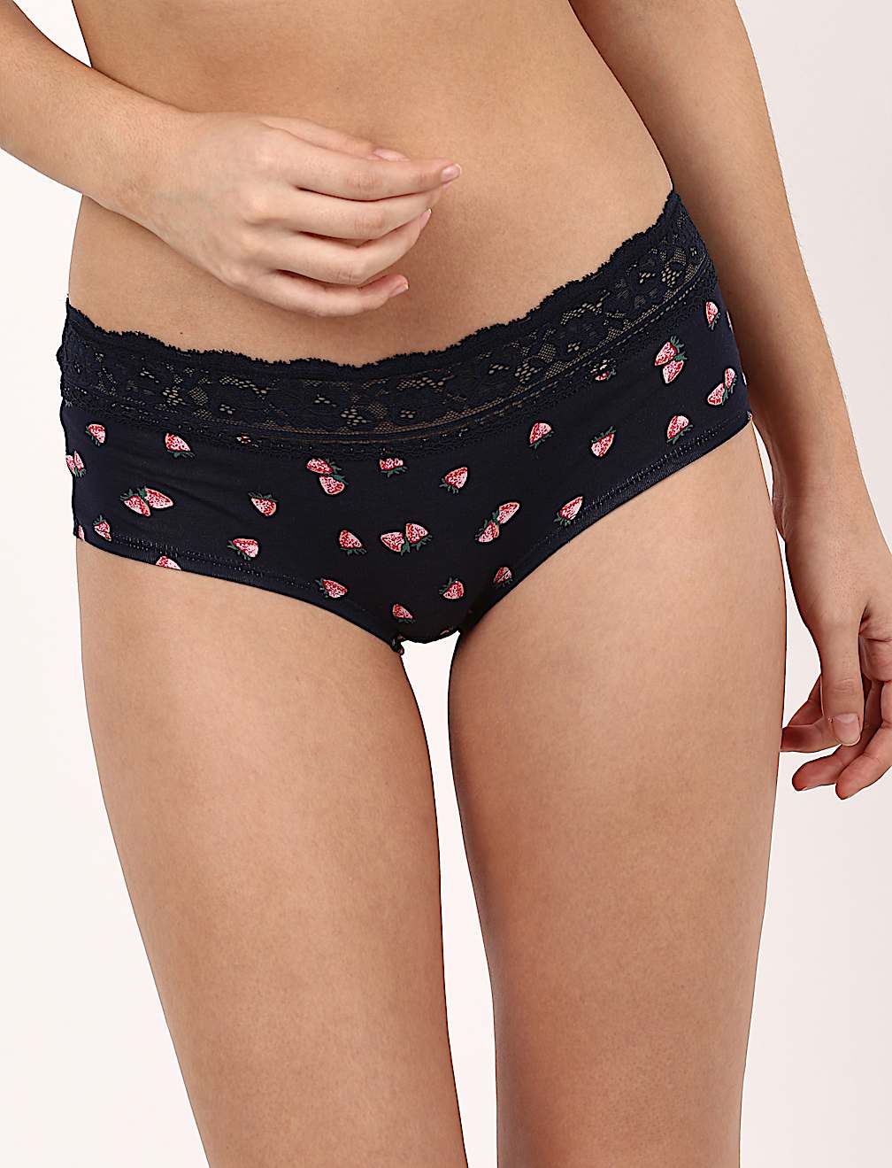 INT 5P HERO FLORAL SHORT