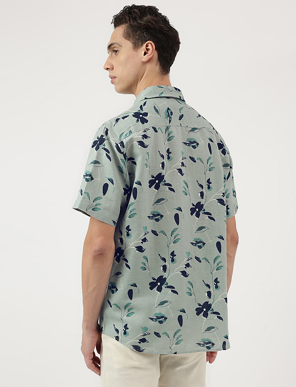 Relaxed Fit Spread Collar Shirt