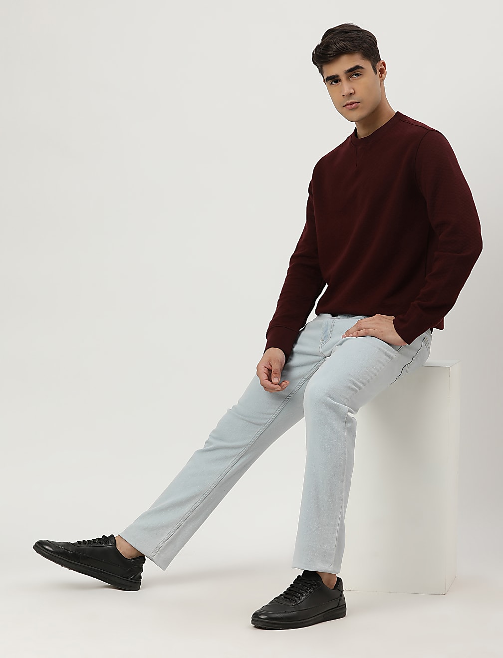 Round Neck Solid Sweatshirt