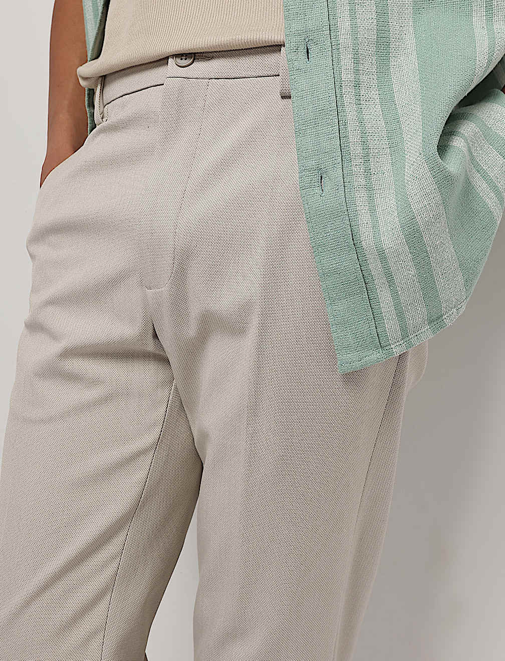 Mid Waist Textured Slim Fit Trousers