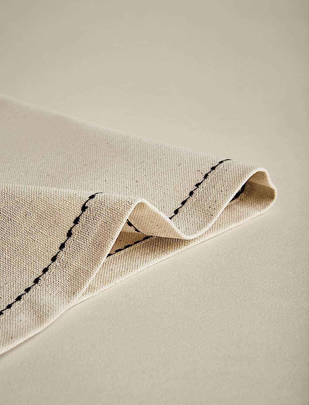 Set of 4 Embroidered Bee Cotton Napkins