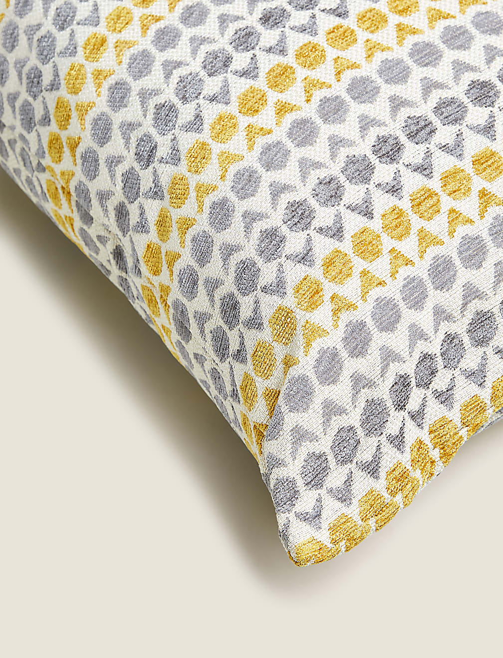 Hexagon Geometric Cushion