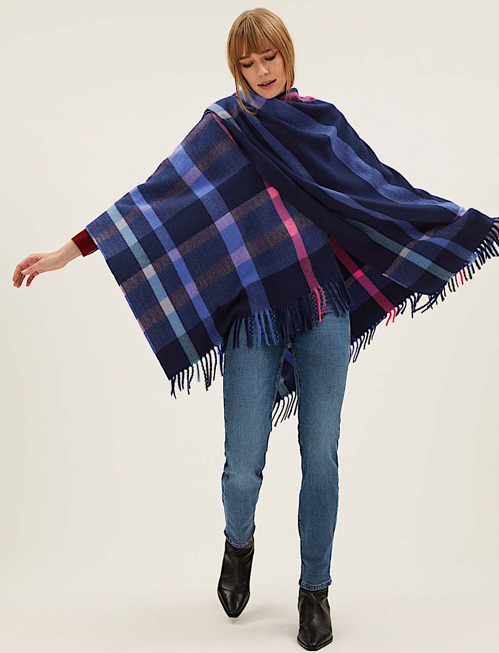 Woven Checked Tassel Poncho
