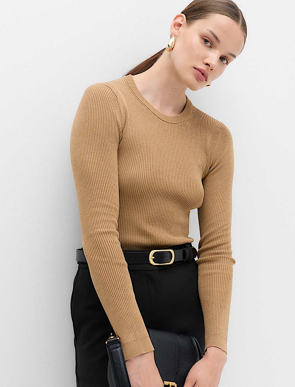 Ribbed Crew Neck Fitted Jumper