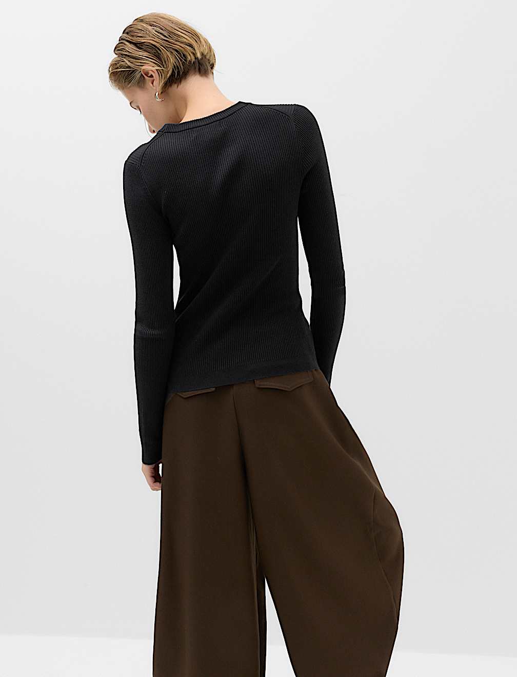 Ribbed Crew Neck Fitted Jumper