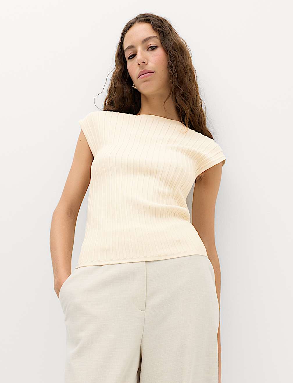 Ribbed Slash Neck Fitted Knitted Top