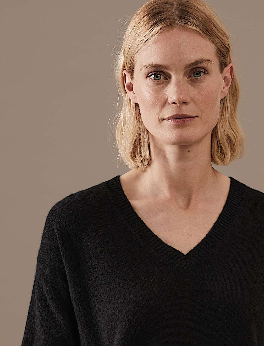 Pure Cashmere V-Neck Relaxed Jumper