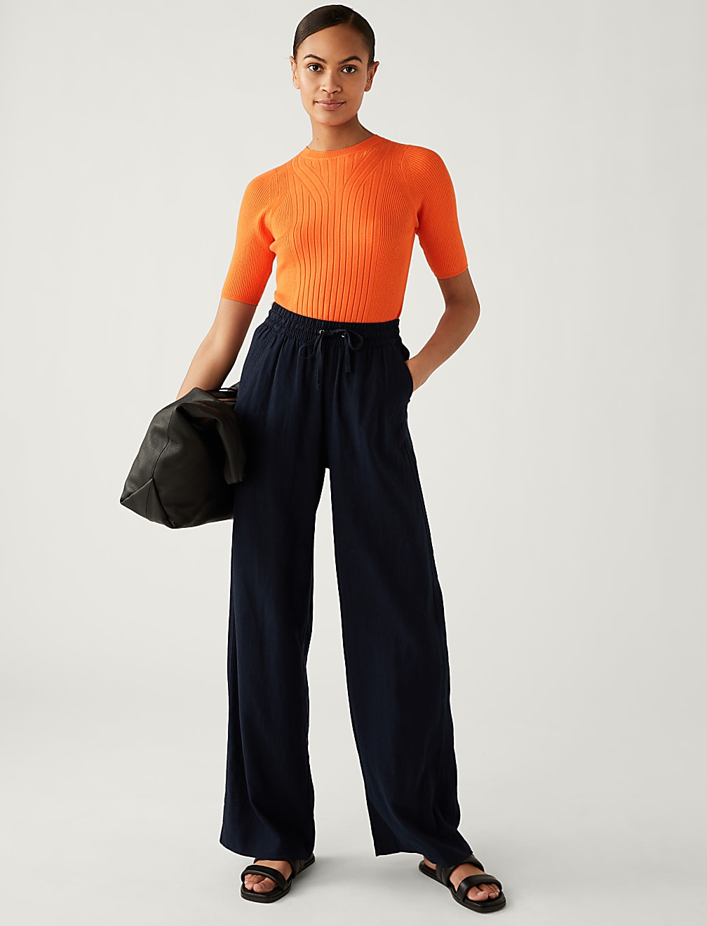 Ribbed Crew Neck Knitted Top