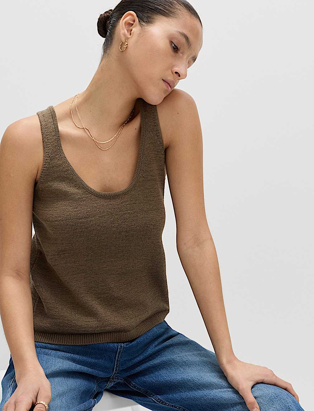 Cotton Blend Textured Scoop Neck Knitted Vest
