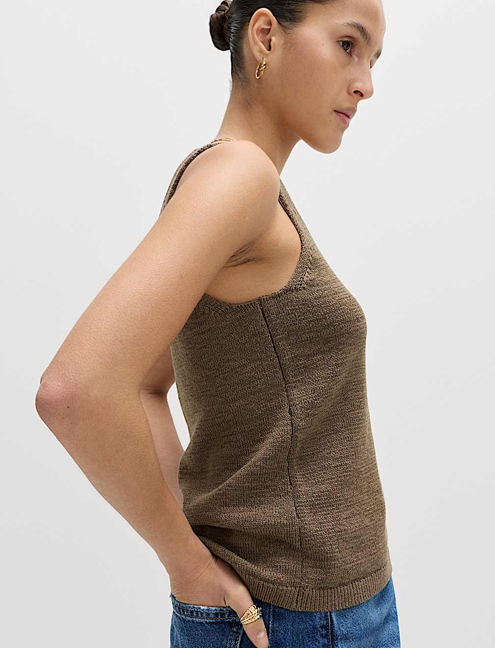 Cotton Blend Textured Scoop Neck Knitted Vest
