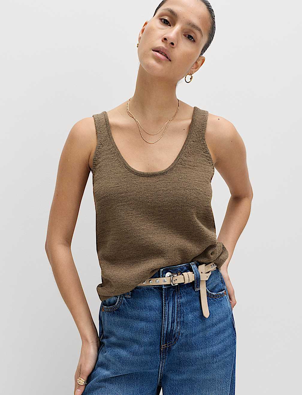Cotton Blend Textured Scoop Neck Knitted Vest