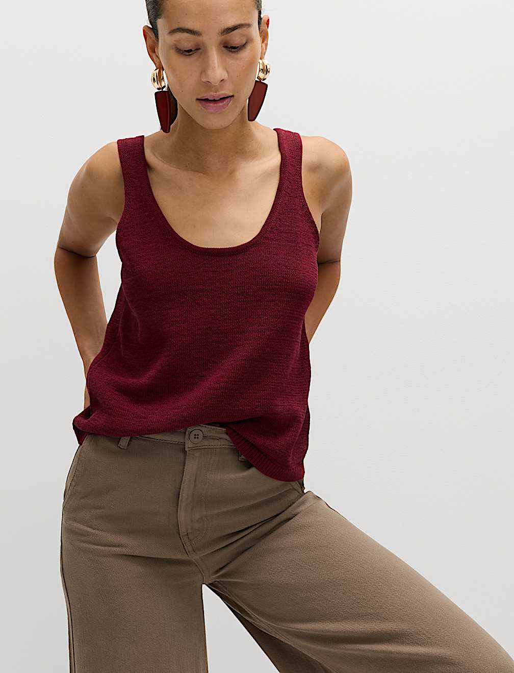 Cotton Blend Textured Scoop Neck Knitted Vest