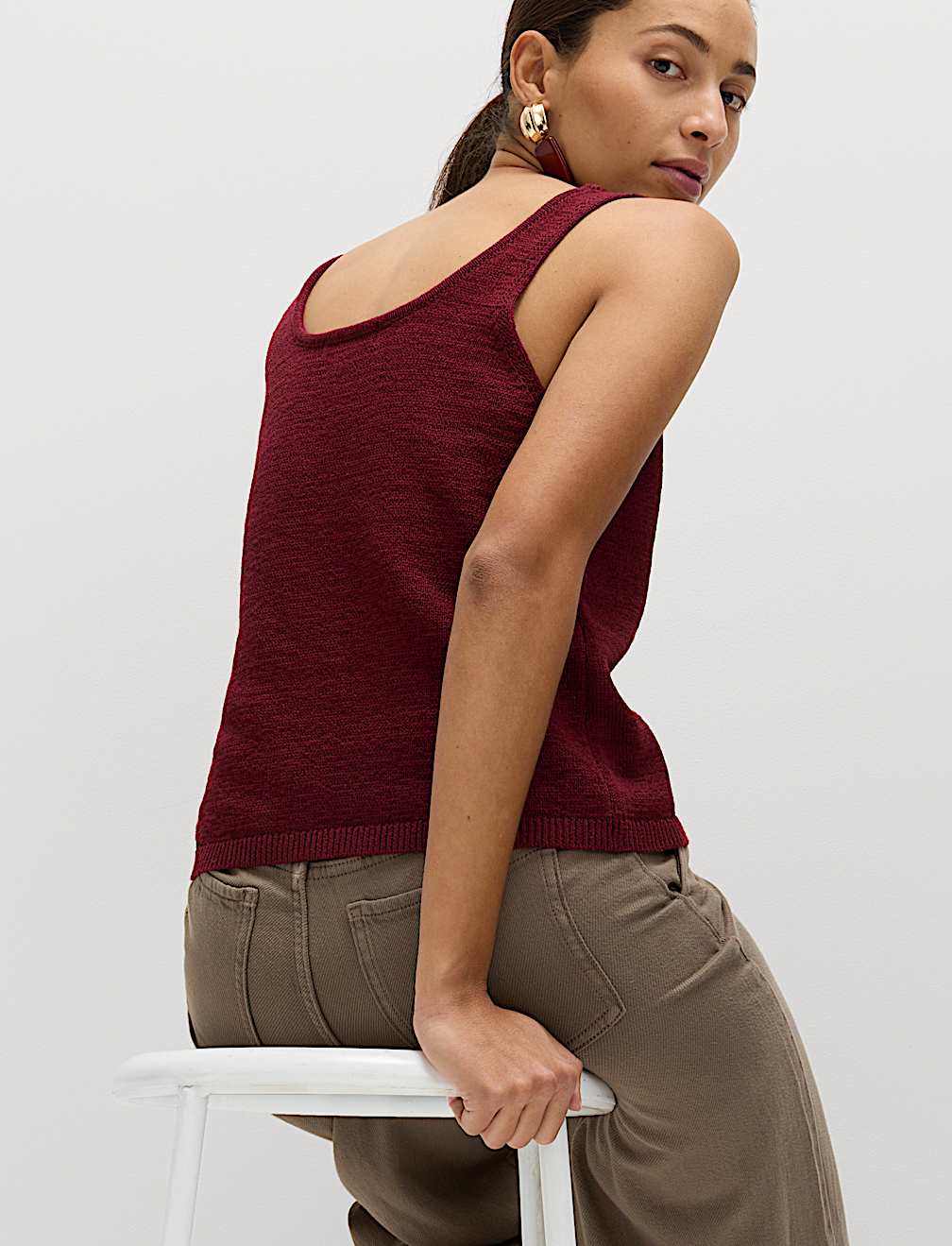Cotton Blend Textured Scoop Neck Knitted Vest