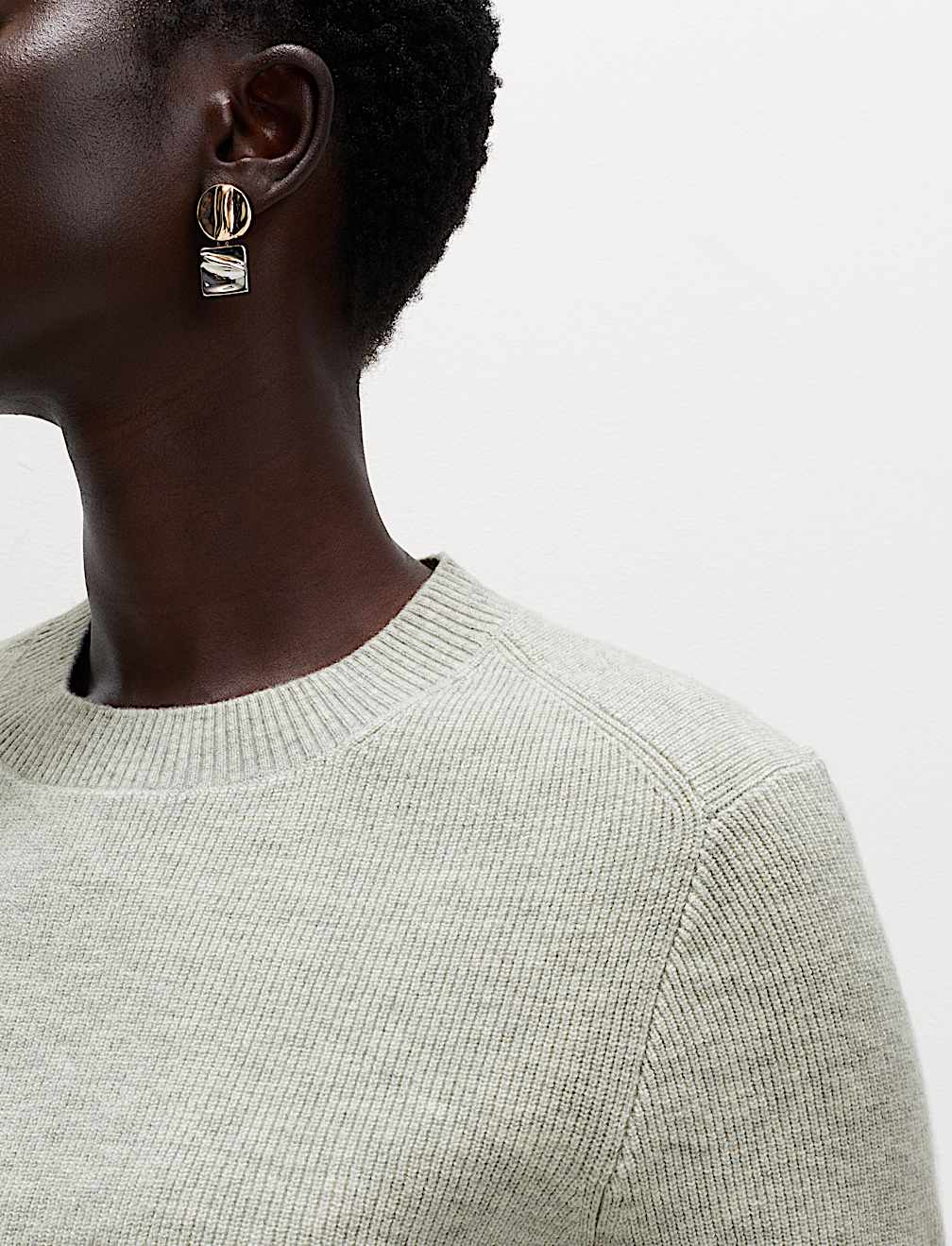 Air-Yarn Crew Neck Knitted Top