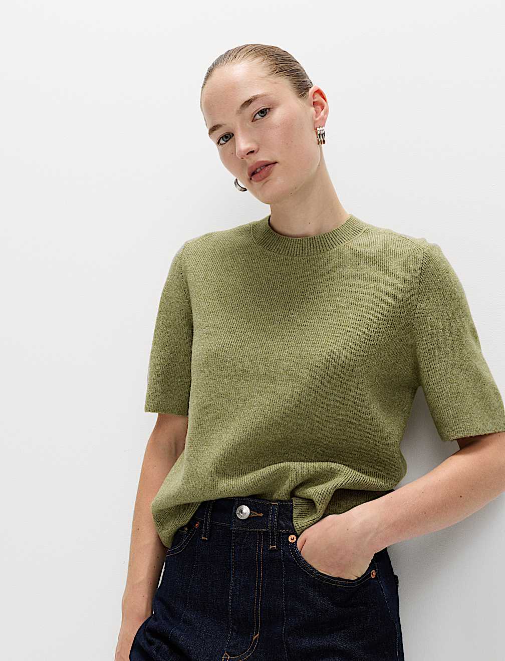 Air-Yarn Crew Neck Knitted Top