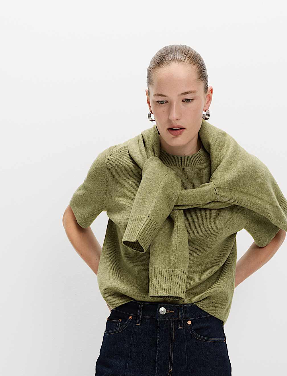 Air-Yarn Crew Neck Knitted Top