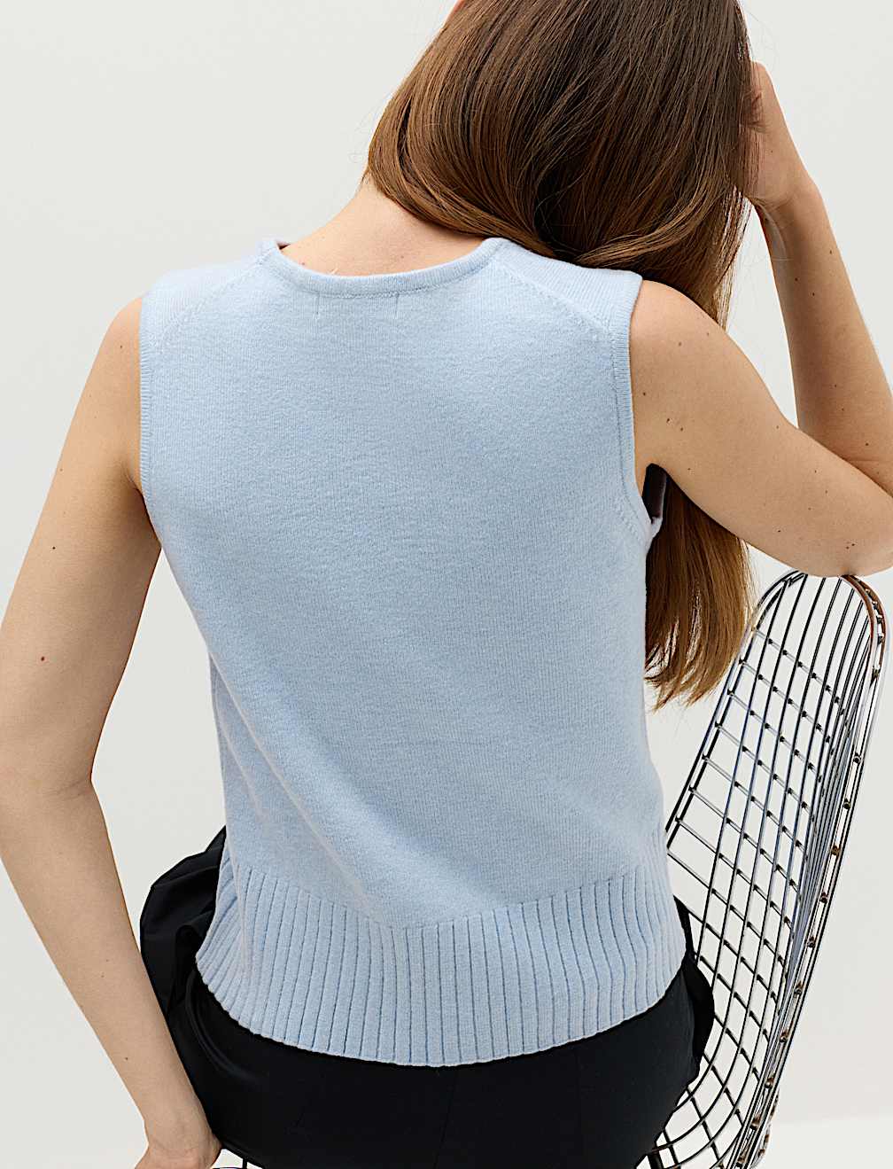 Air-Yarn Crew Neck Knitted Vest