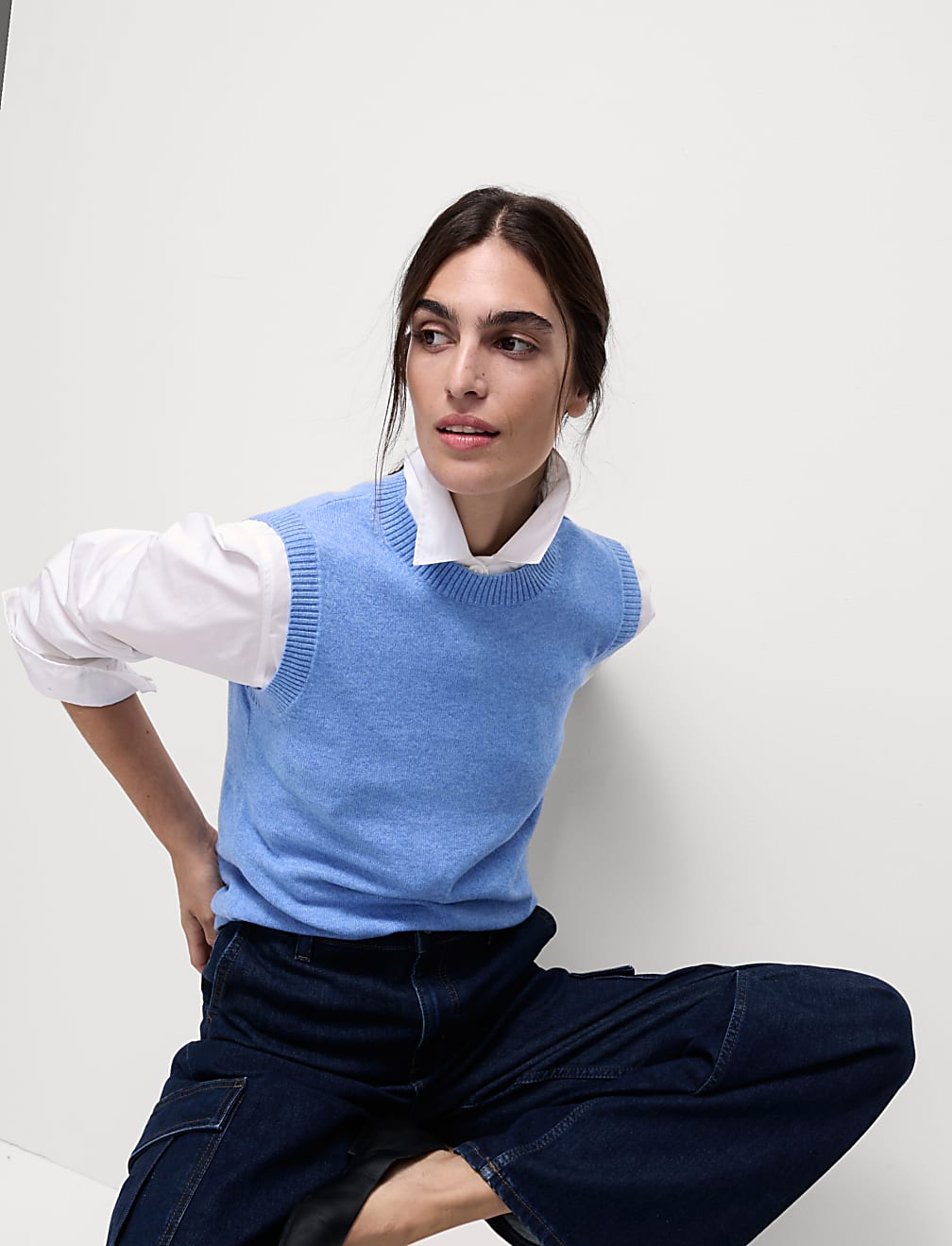 Air-Yarn Crew Neck Knitted Vest