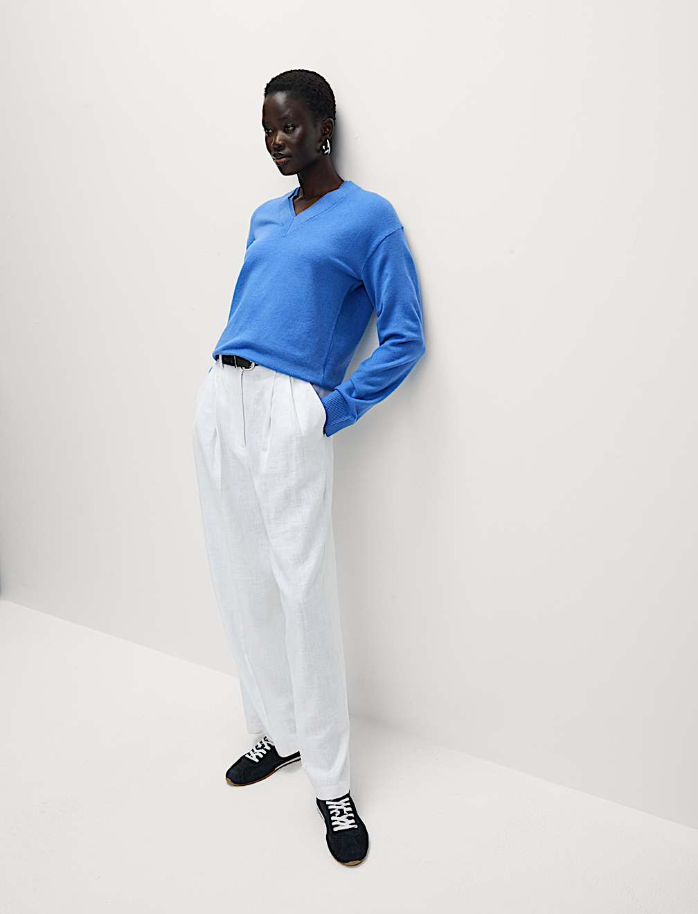 Air-Yarn V-Neck Jumper