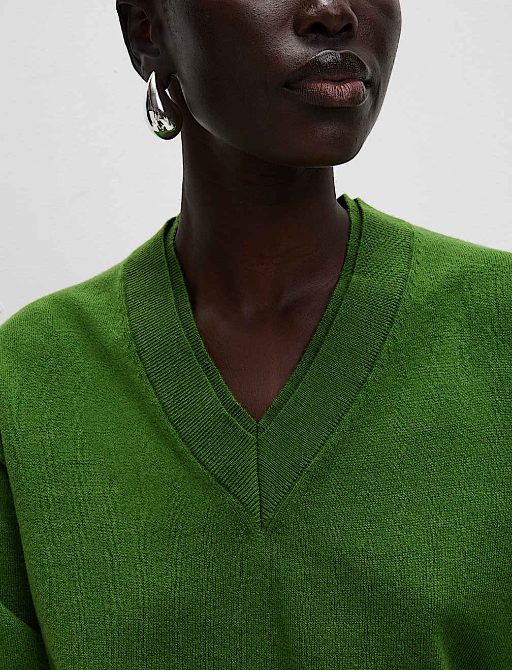 Air-Yarn V-Neck Jumper