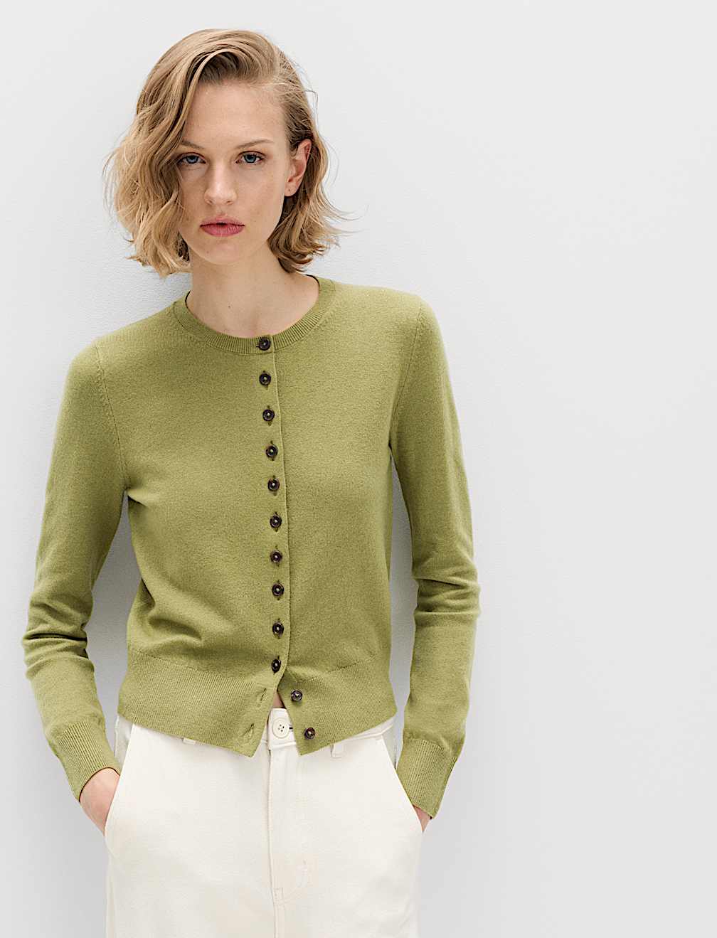 Air-Yarn Crew Neck Short Cardigan