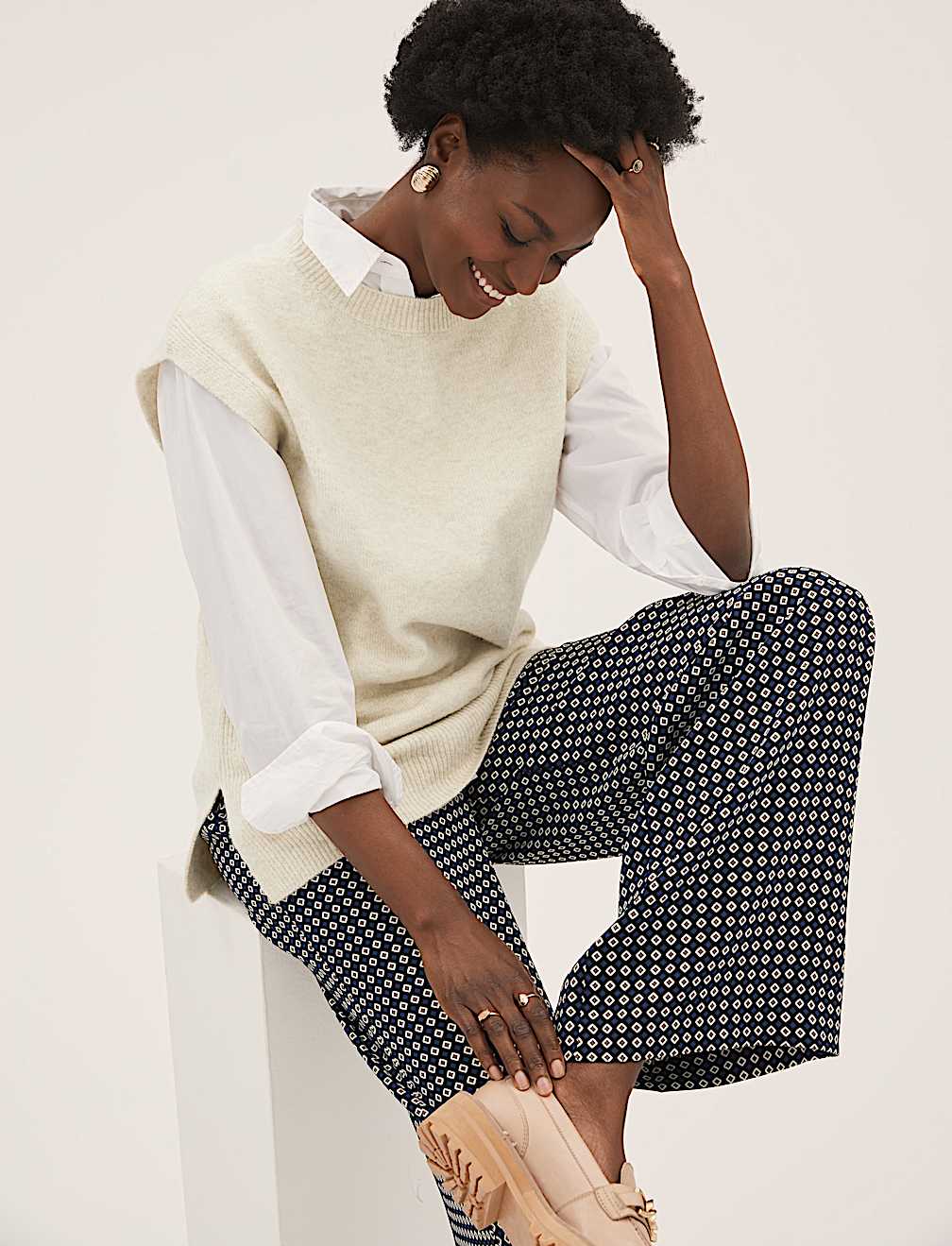 Ribbed Crew Neck Sleeveless Knitted Jumper