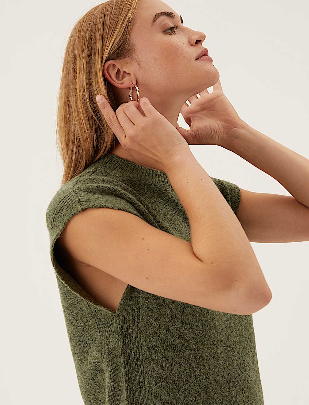 Ribbed Crew Neck Sleeveless Knitted Jumper