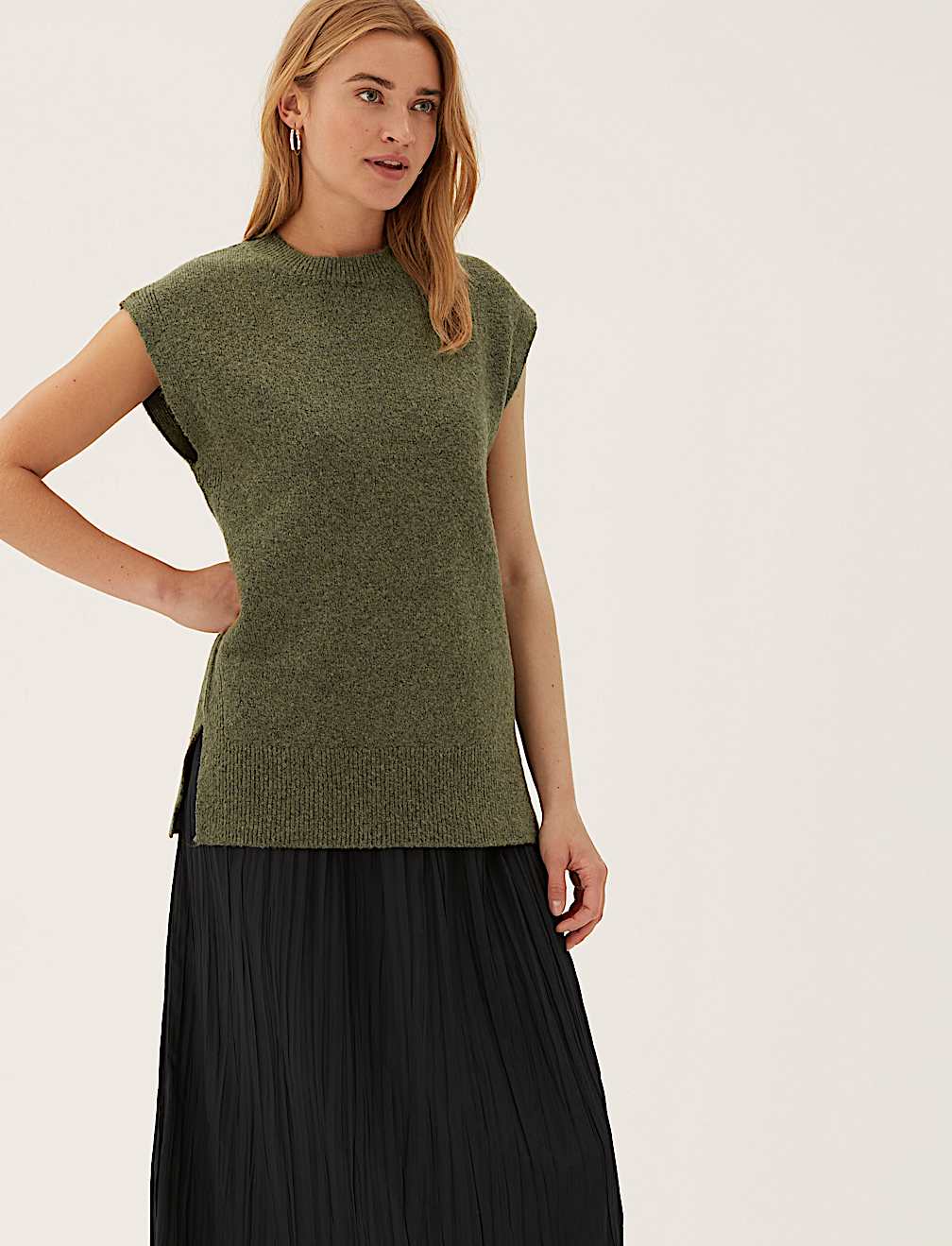 Ribbed Crew Neck Sleeveless Knitted Jumper