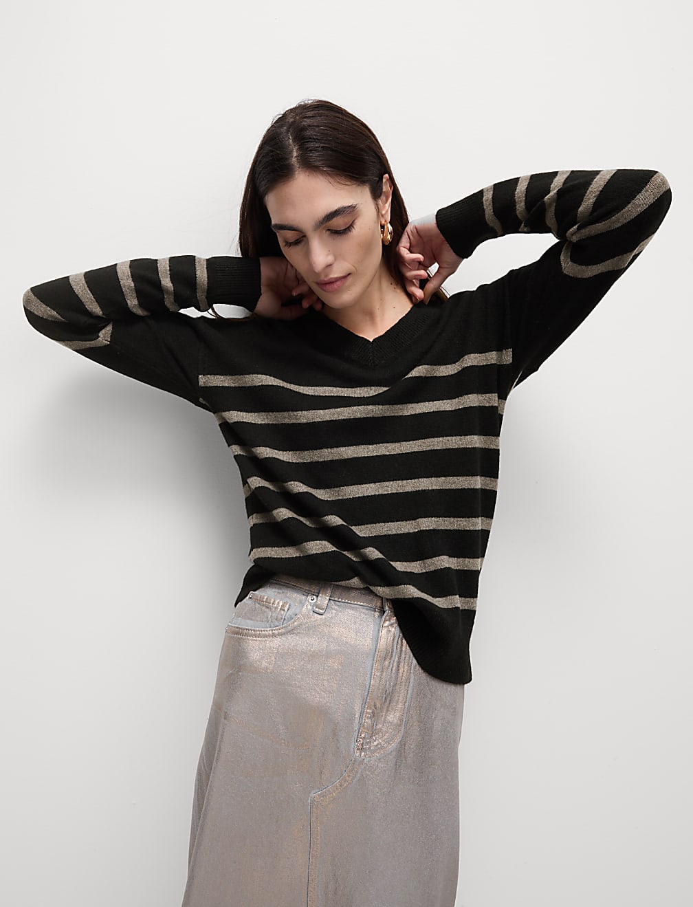 Air-Yarn Striped V-Neck Jumper