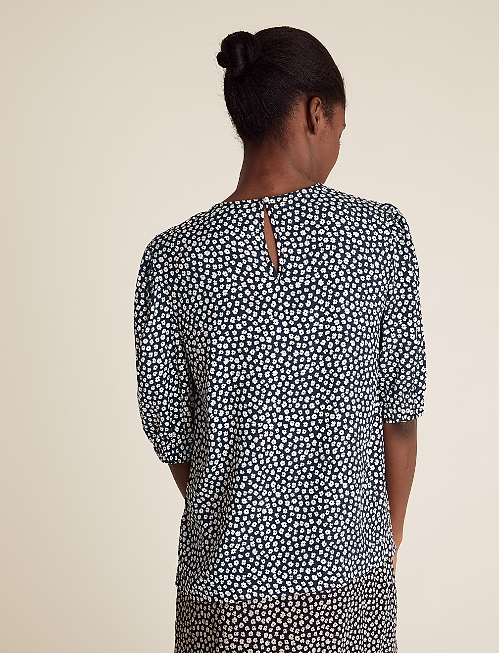 Ditsy Floral Round Neck Puff Sleeve Top