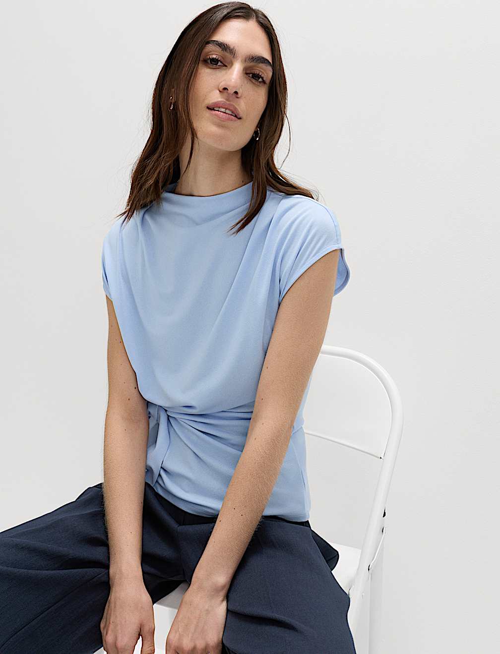 Sleeveless Knot Detail Top