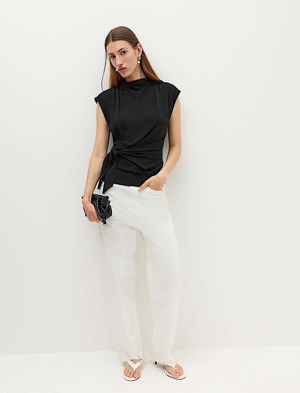 Sleeveless Knot Detail Top