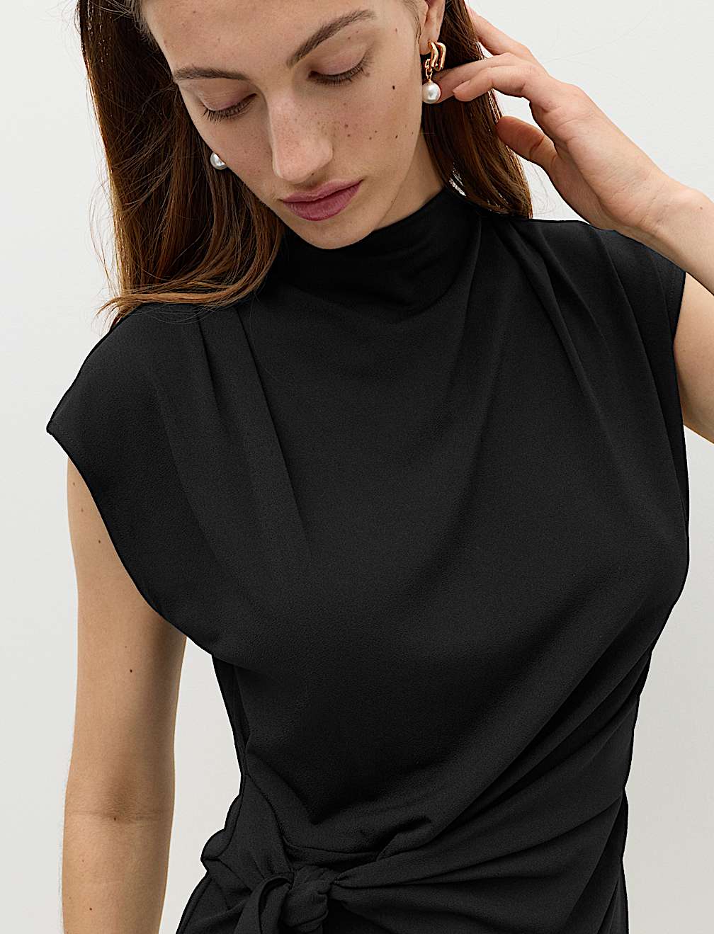 Sleeveless Knot Detail Top