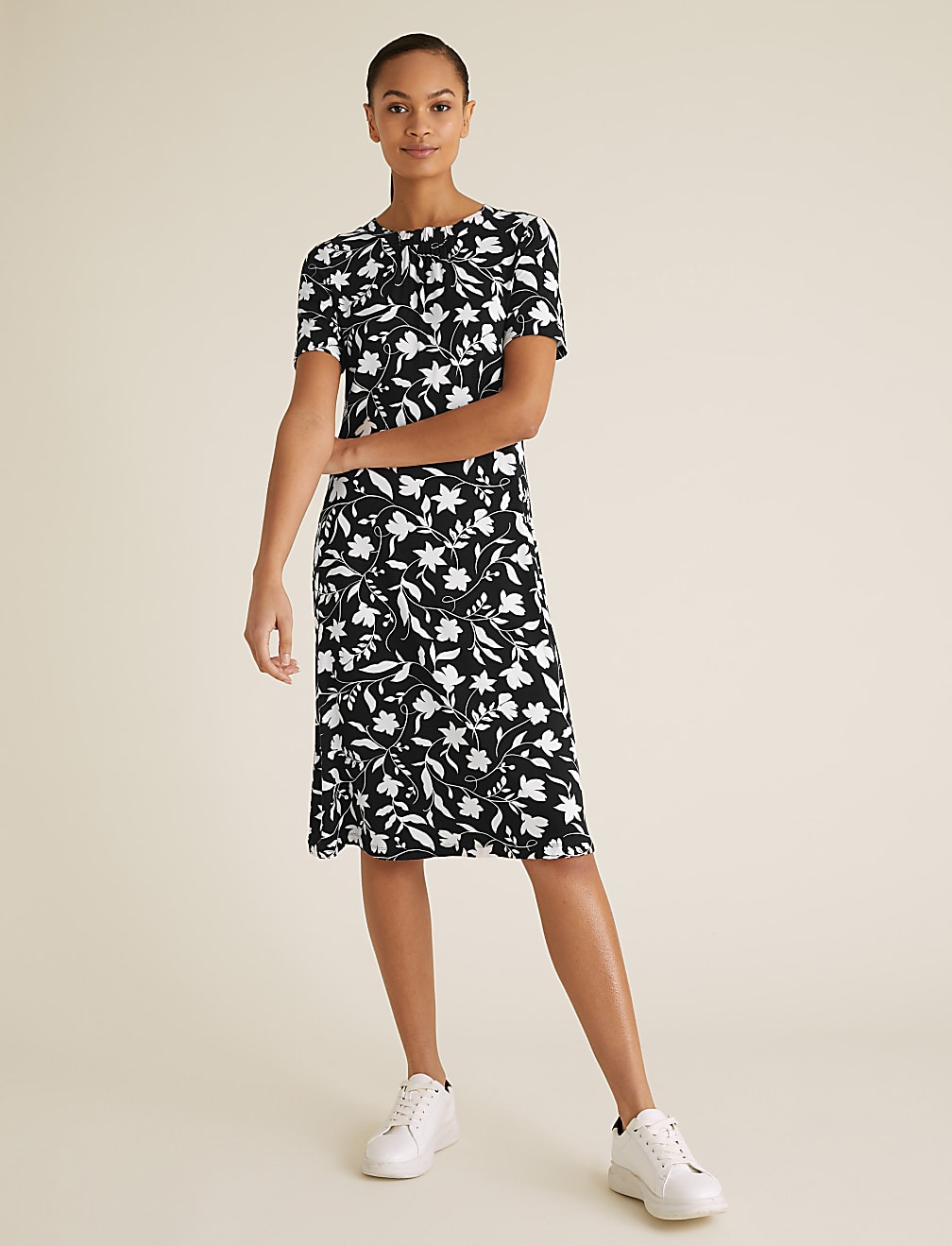 Floral Round Neck Swing Dress
