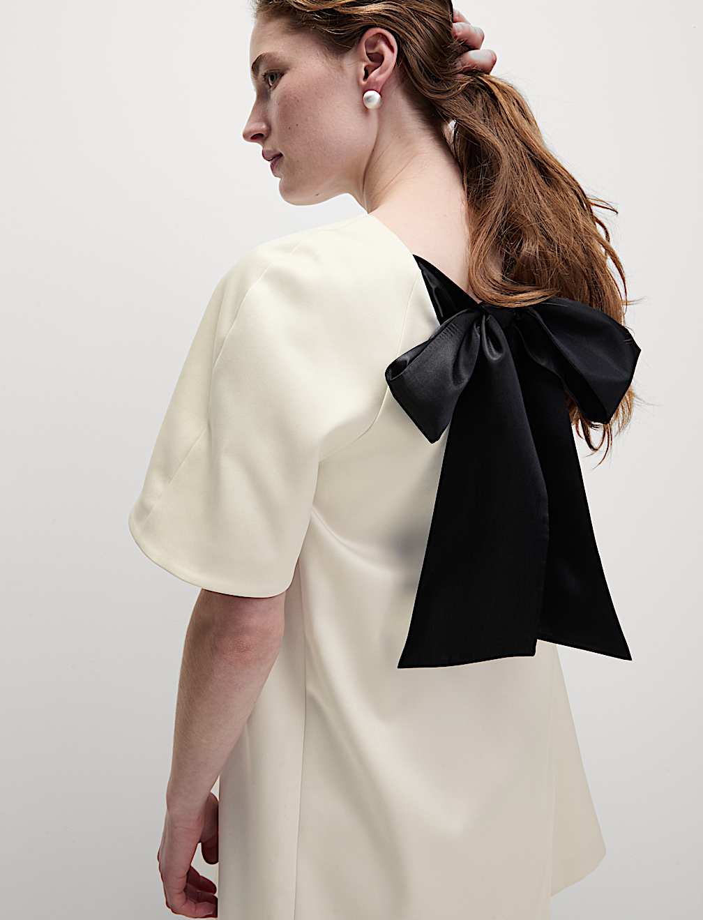 Bow Detail Round Neck Mini Shift Dress