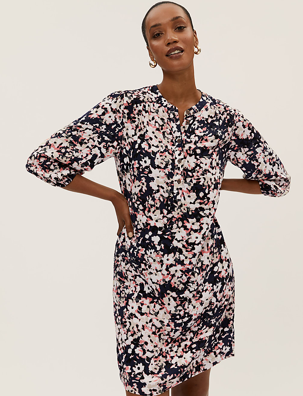 Printed Round Neck Knee Length Shift Dress