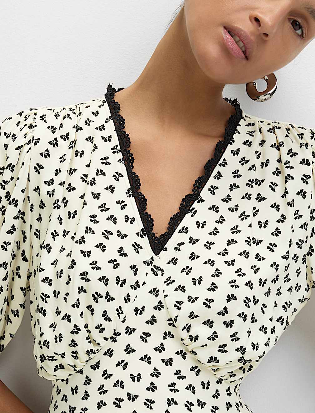 Printed V-Neck Tie Waist Mini Tea Dress