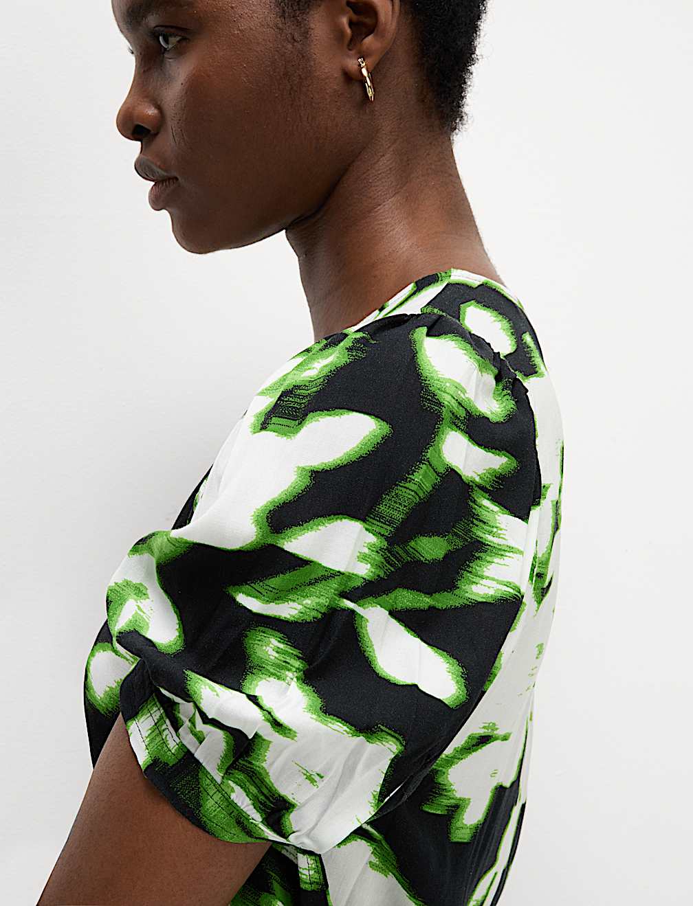 Printed Puff Sleeve Blouse