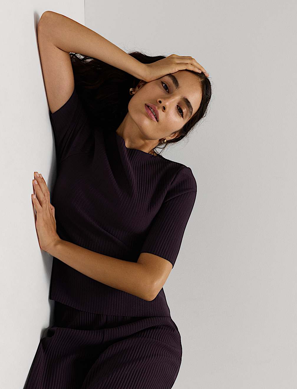 Ribbed Round Neck 3/4 Sleeve Top