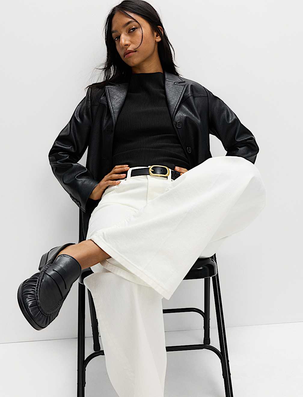 Ribbed Round Neck 3/4 Sleeve Top