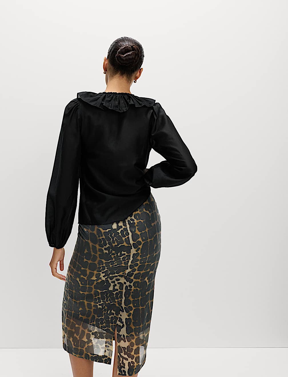 Lyocell Rich Frill Detail V-Neck Top