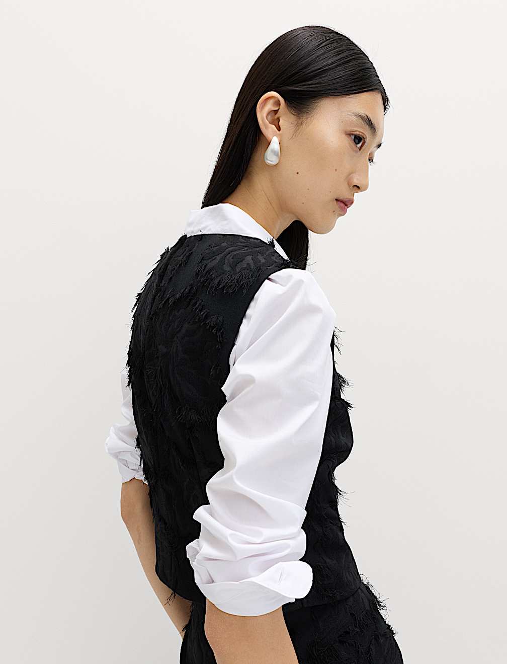 Floral Jacquard Fringed V-Neck Tailored Top