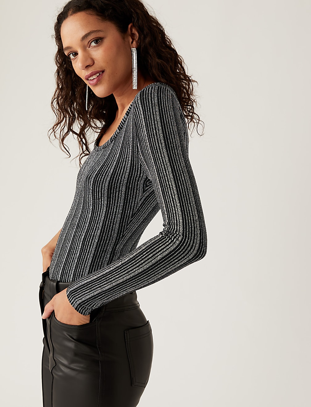 Sparkly Ribbed Scoop Neck Fitted Top