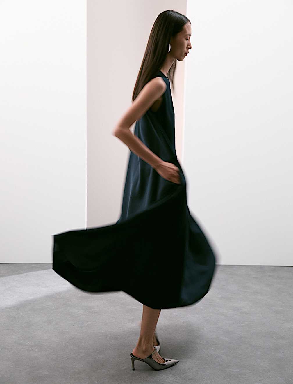 Lyocell Rich Round Neck Midaxi Column Dress
