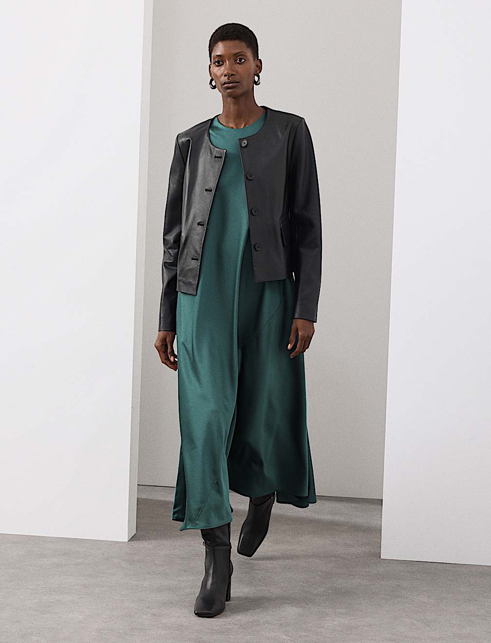 Lyocell Rich Round Neck Midaxi Swing Dress