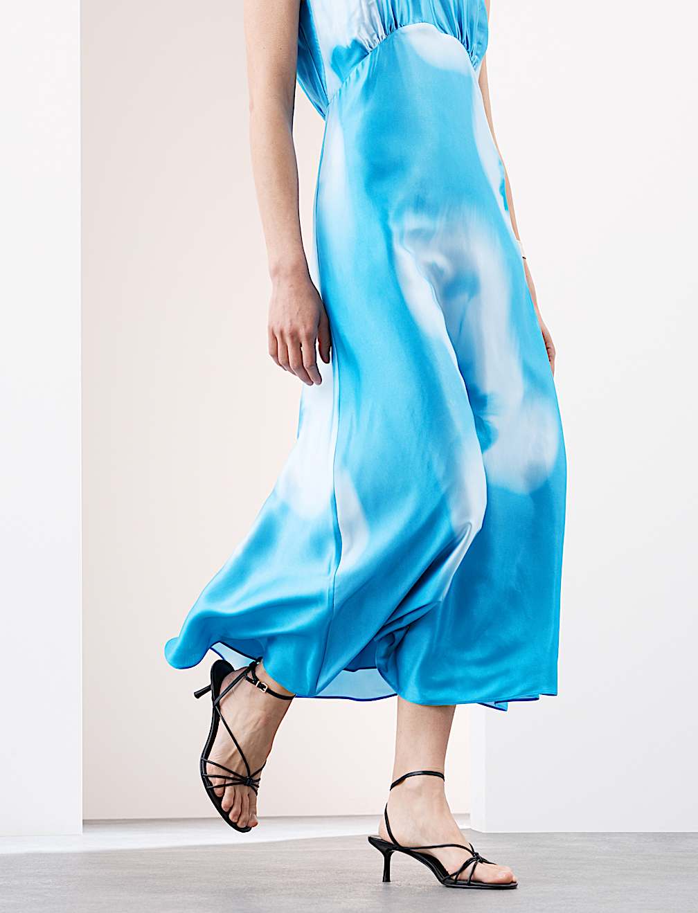 Cupro Rich Printed Round Neck Midaxi Waisted Dress